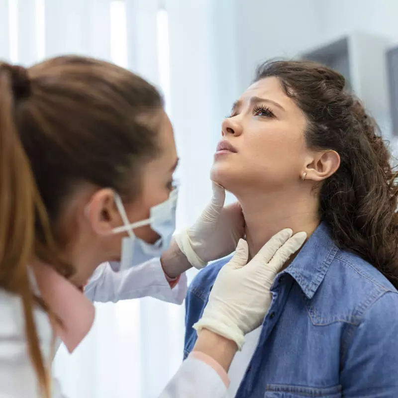 Kurs specjalistyczny wykonanie konikopunkcji, odbarczenie odmy prężnej oraz wykonanie dojścia doszpikowego dla pielęgniarek